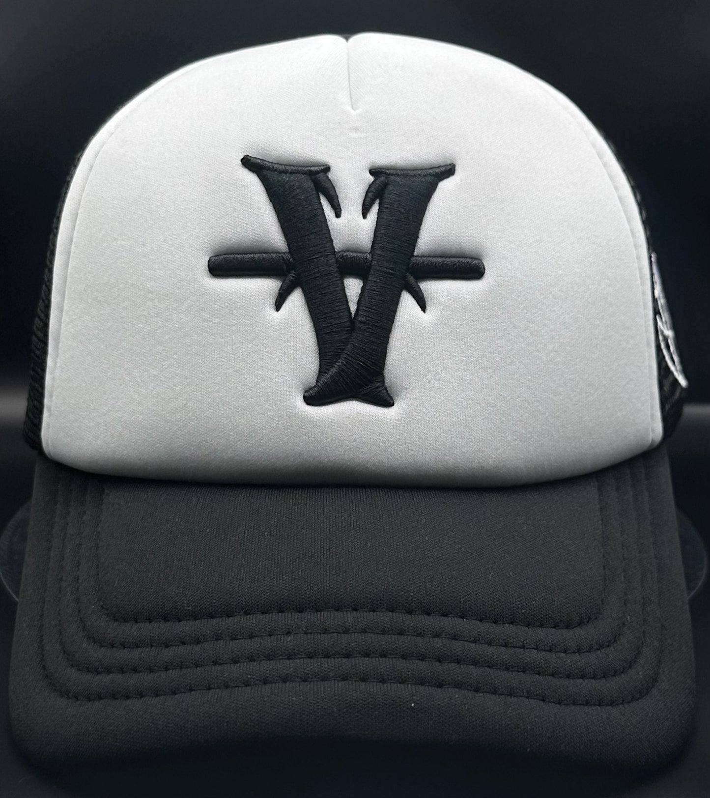 V SUMMER HAT